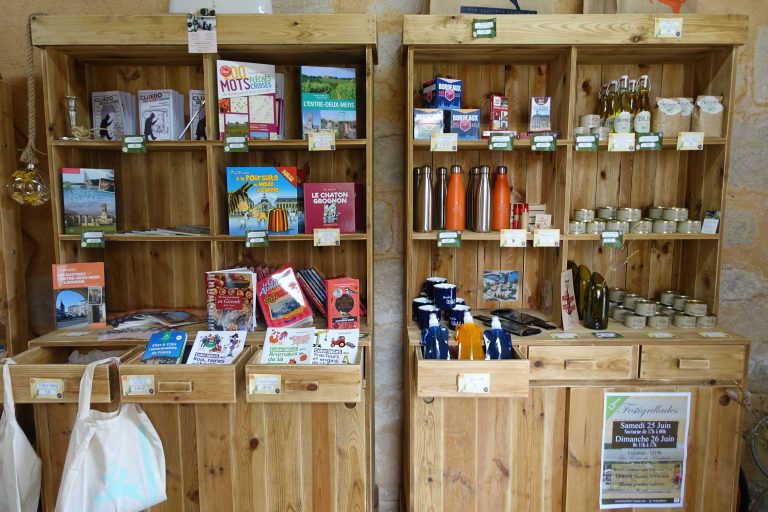 Des produits gourmands, des souvenirs et des livres sur le territoire Visuel