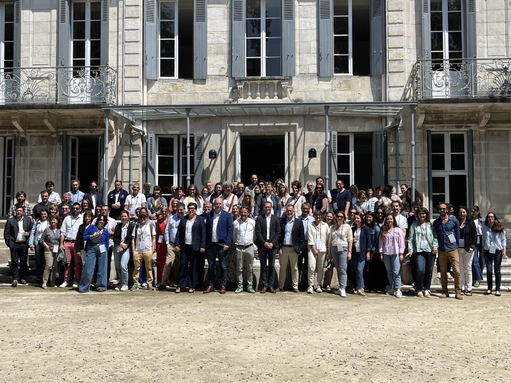 Photo de groupe de l'ensemble des participants et organisateurs du NADOT25 à Rochefort